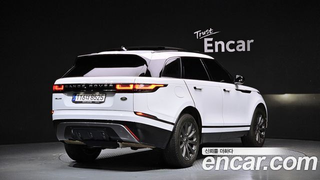 Land Rover Range Rover Velar 2023 — photo 2