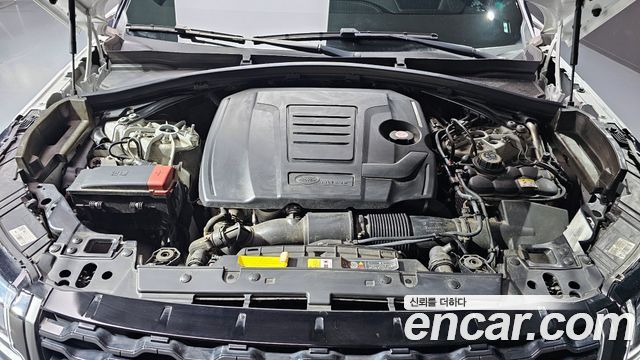 Land Rover Range Rover Velar 2023 — photo 6