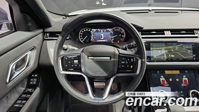 Land Rover Range Rover Velar 2023 — photo 13