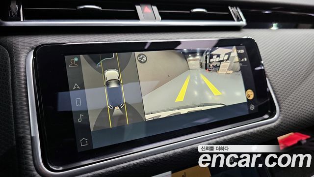 Land Rover Range Rover Velar 2023 — photo 16