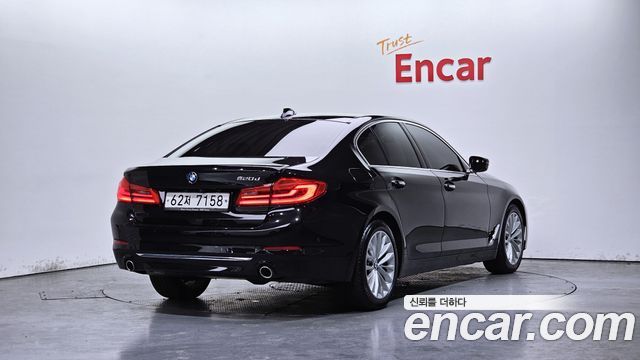 BMW 5-Series 2018 — photo 2