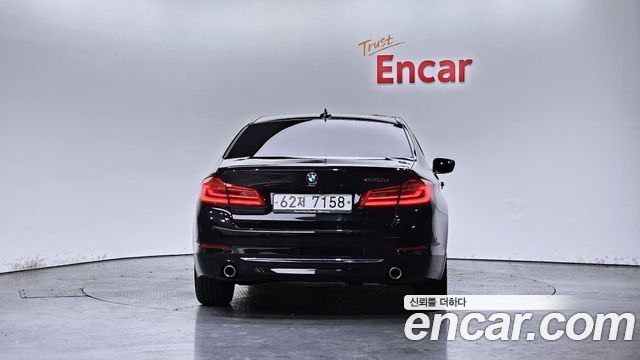 BMW 5-Series 2018 — photo 4