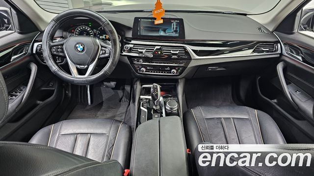 BMW 5-Series 2018 — photo 7