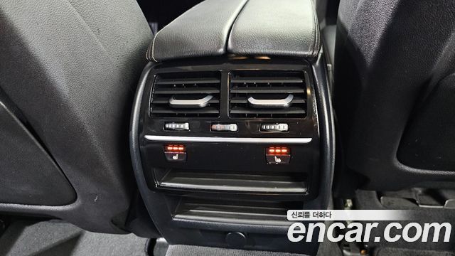 BMW 5-Series 2018 — photo 18
