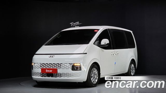 Hyundai Staria 2022 — photo 1