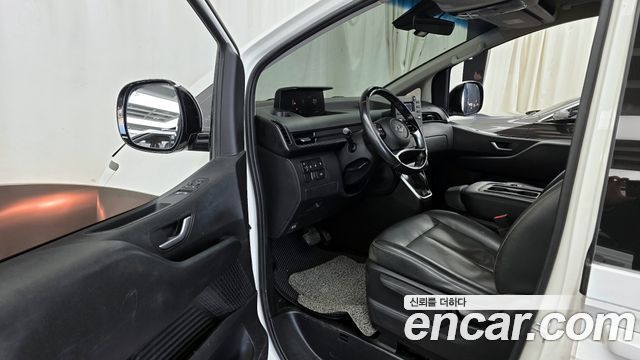 Hyundai Staria 2022 — photo 10