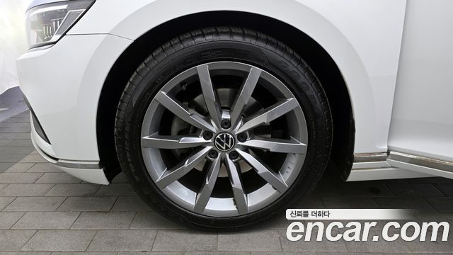 Volkswagen Passat 2021 — photo 5