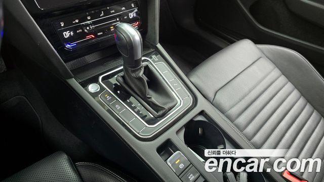 Volkswagen Passat 2021 — photo 9