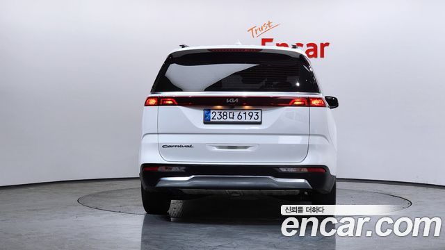 Kia Canival 2021 — photo 4