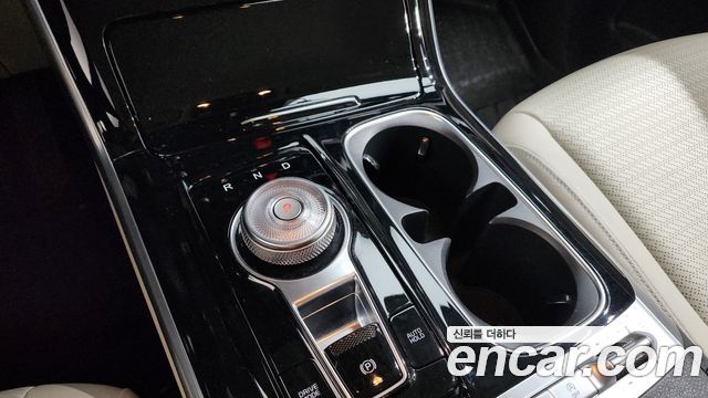 Kia Canival 2021 — photo 9