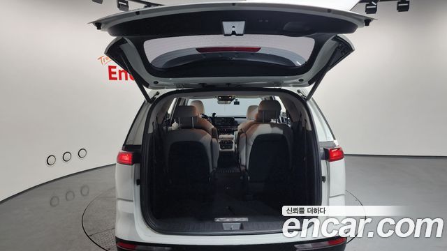 Kia Canival 2021 — photo 20