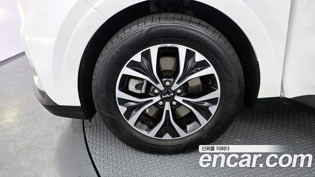 Kia Canival 2023 — photo 5