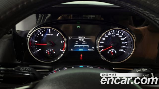 Kia Canival 2023 — photo 8