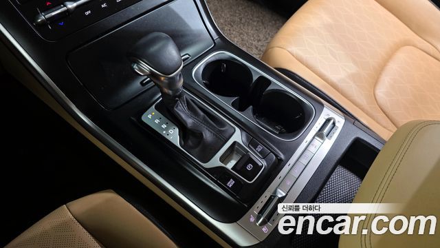 Kia Canival 2023 — photo 9