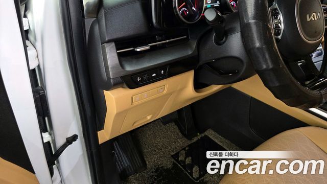 Kia Canival 2023 — photo 17