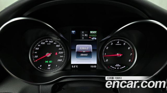 Mercedes-Benz C-Class 2018 — photo 8