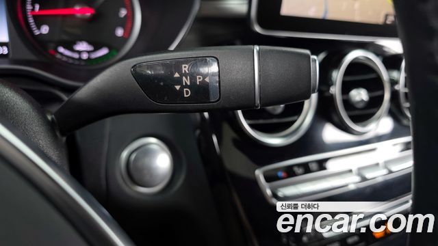 Mercedes-Benz C-Class 2018 — photo 9