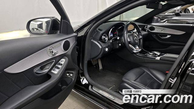 Mercedes-Benz C-Class 2018 — photo 10