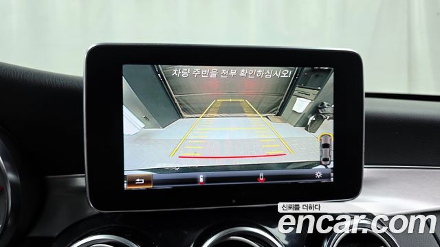 Mercedes-Benz C-Class 2018 — photo 15