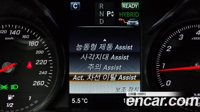 Mercedes-Benz C-Class 2018 — photo 16