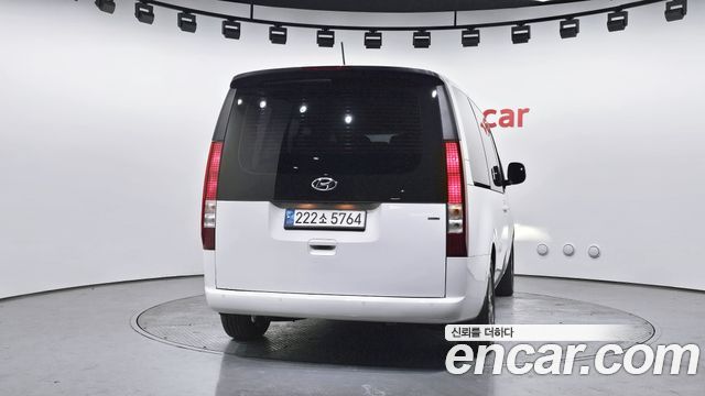 Hyundai Staria 2023 — photo 4