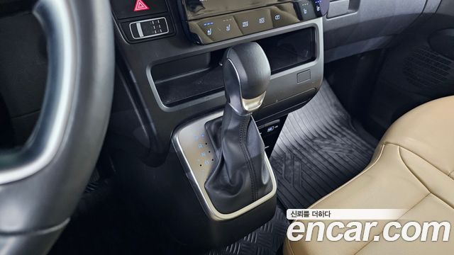 Hyundai Staria 2023 — photo 9