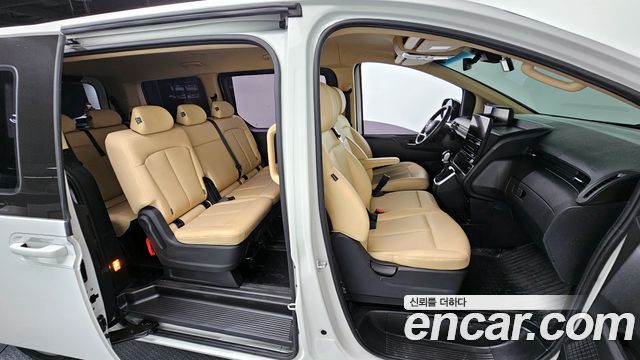 Hyundai Staria 2023 — photo 12