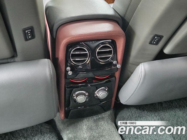 Rolls-Royce Phantom 2008 — photo 15