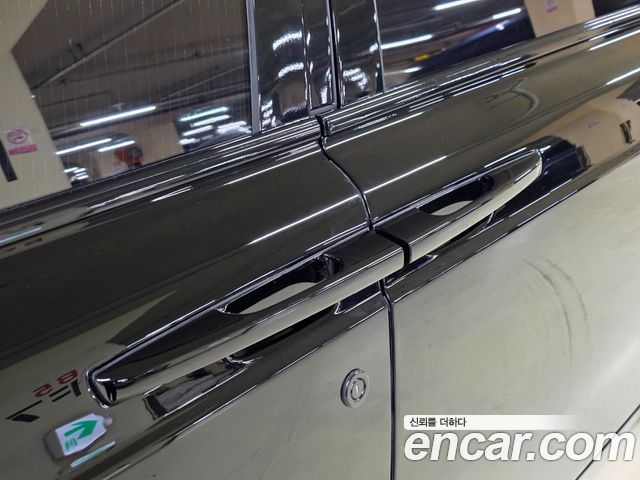 Rolls-Royce Phantom 2008 — photo 18