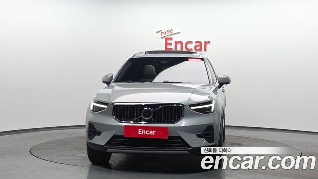 Volvo XC40 2025 — photo 3