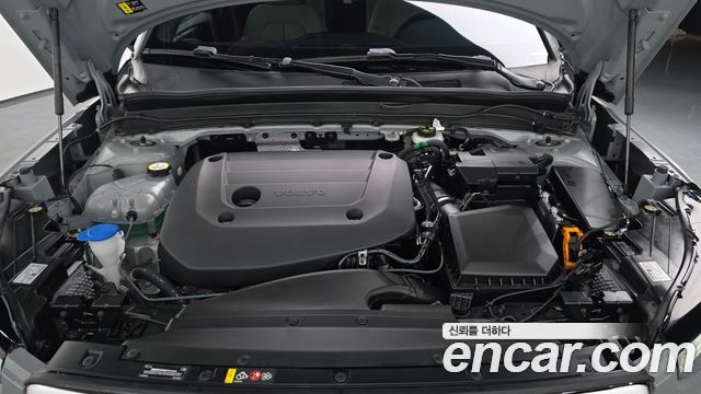 Volvo XC40 2025 — photo 6