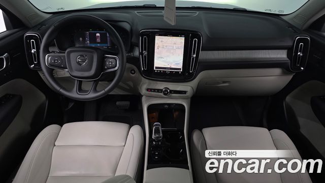 Volvo XC40 2025 — photo 7