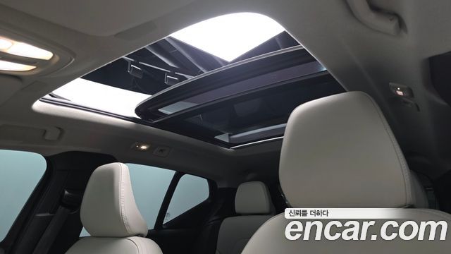 Volvo XC40 2025 — photo 16