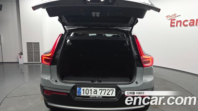 Volvo XC40 2025 — photo 20