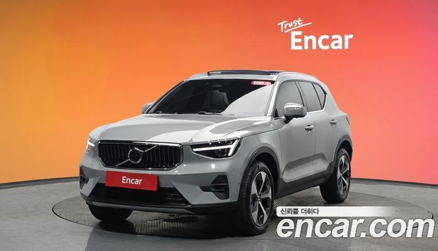 Volvo XC40 2025 — photo 1