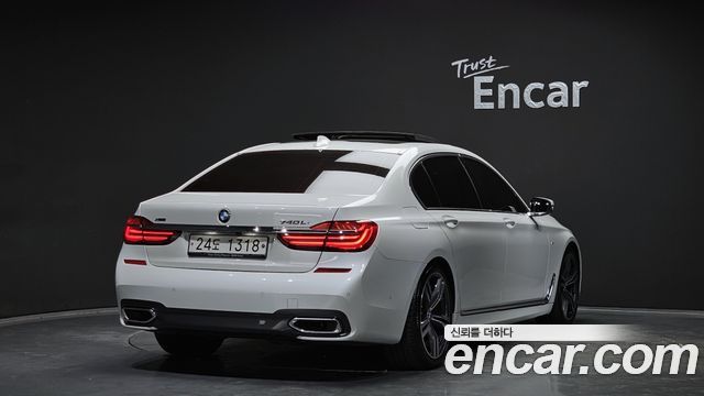 BMW 7-Series 2019 — photo 2