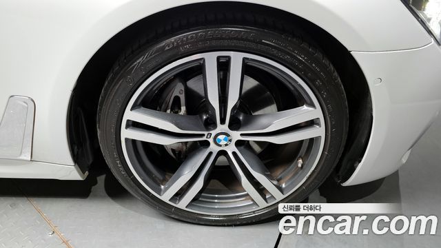 BMW 7-Series 2019 — photo 5