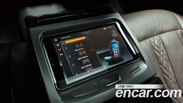 BMW 7-Series 2019 — photo 18