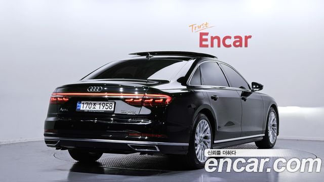 Audi A8 2021 — photo 2