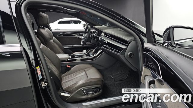 Audi A8 2021 — photo 10