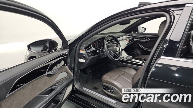 Audi A8 2021 — photo 11