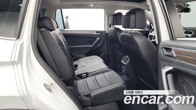 Volkswagen Tiguan 2022 — photo 12