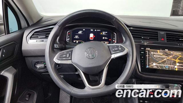 Volkswagen Tiguan 2022 — photo 13