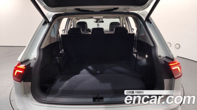 Volkswagen Tiguan 2022 — photo 20
