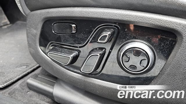 Genesis EQ900 2017 — photo 17