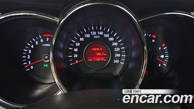 Kia K5 2012 — photo 8