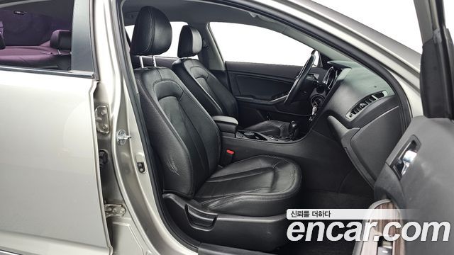 Kia K5 2012 — photo 10
