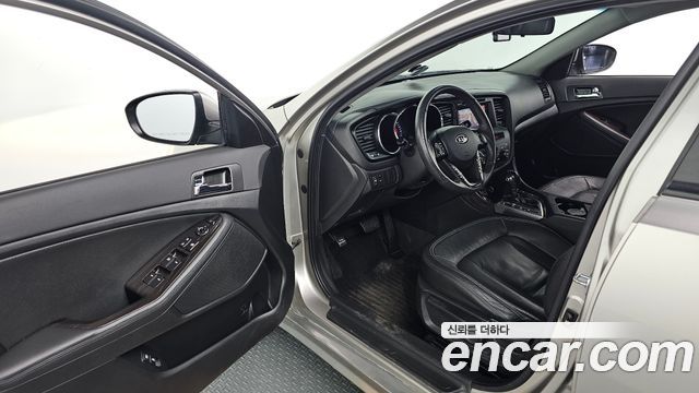Kia K5 2012 — photo 11