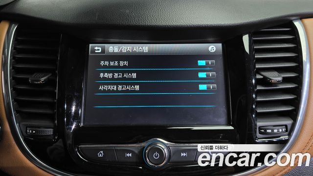 Chevrolet Korea Trax 2017 — photo 16