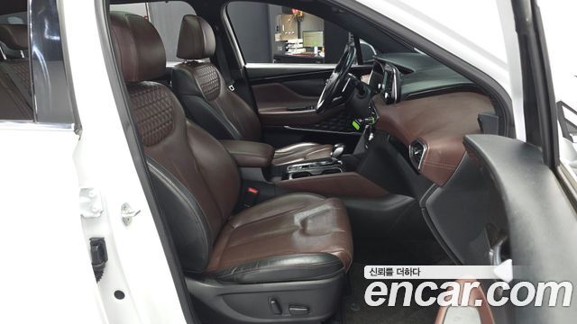 Hyundai Santafe 2019 — photo 11